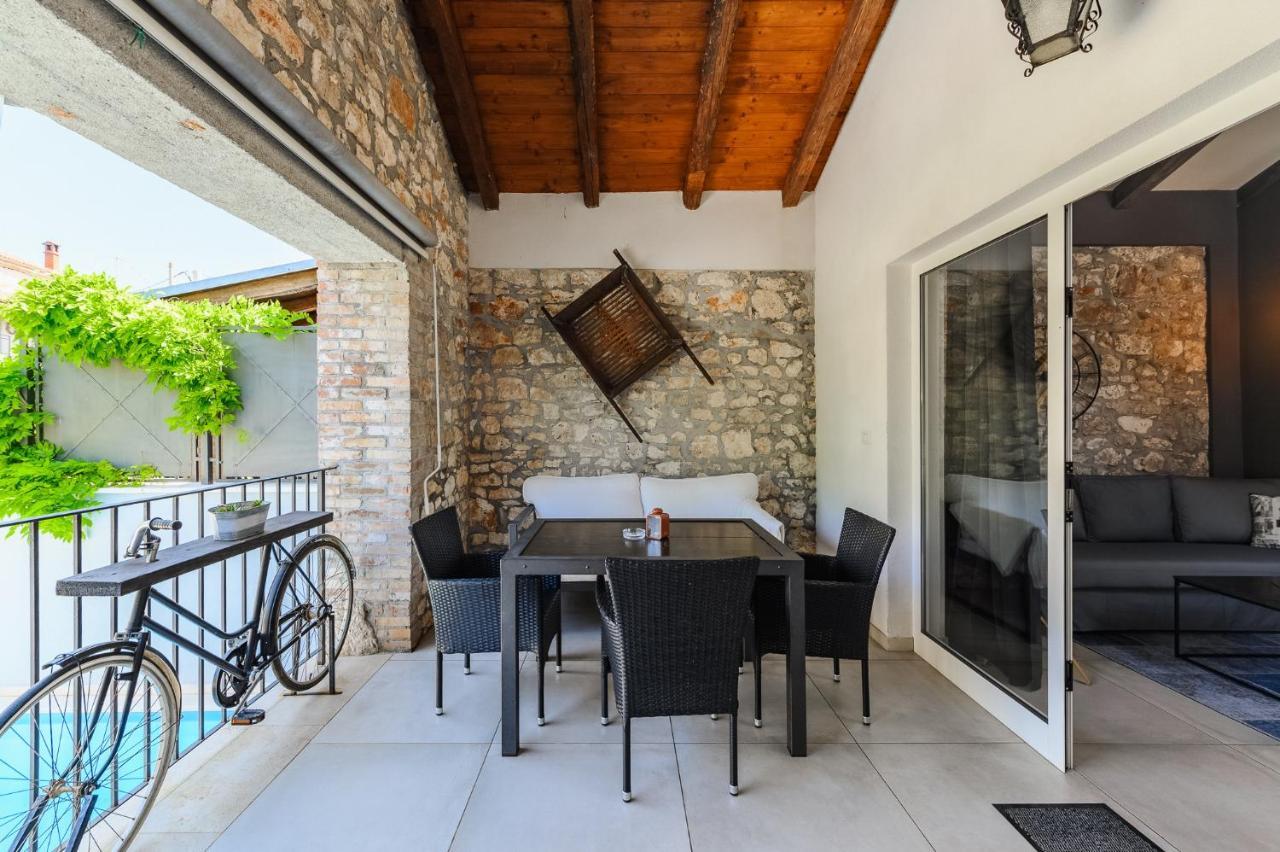Casa De Stalla With Private Pool In Vila