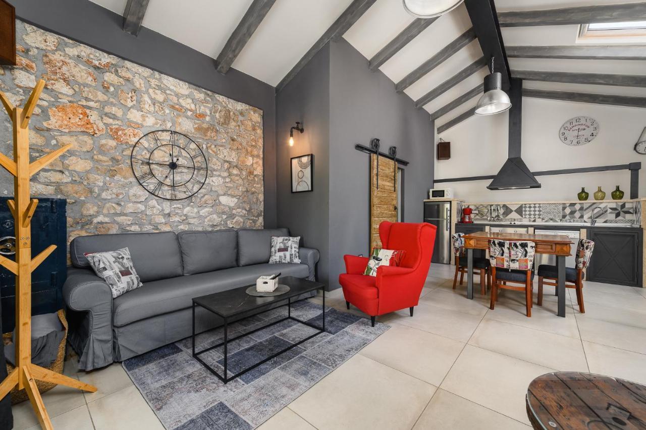 Casa De Stalla With Private Pool In Vila *