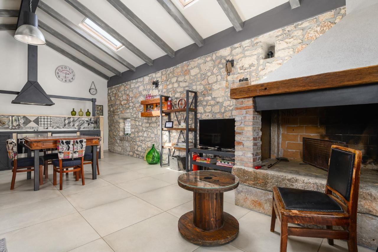 Vila Casa De Stalla With Private Pool In Porec