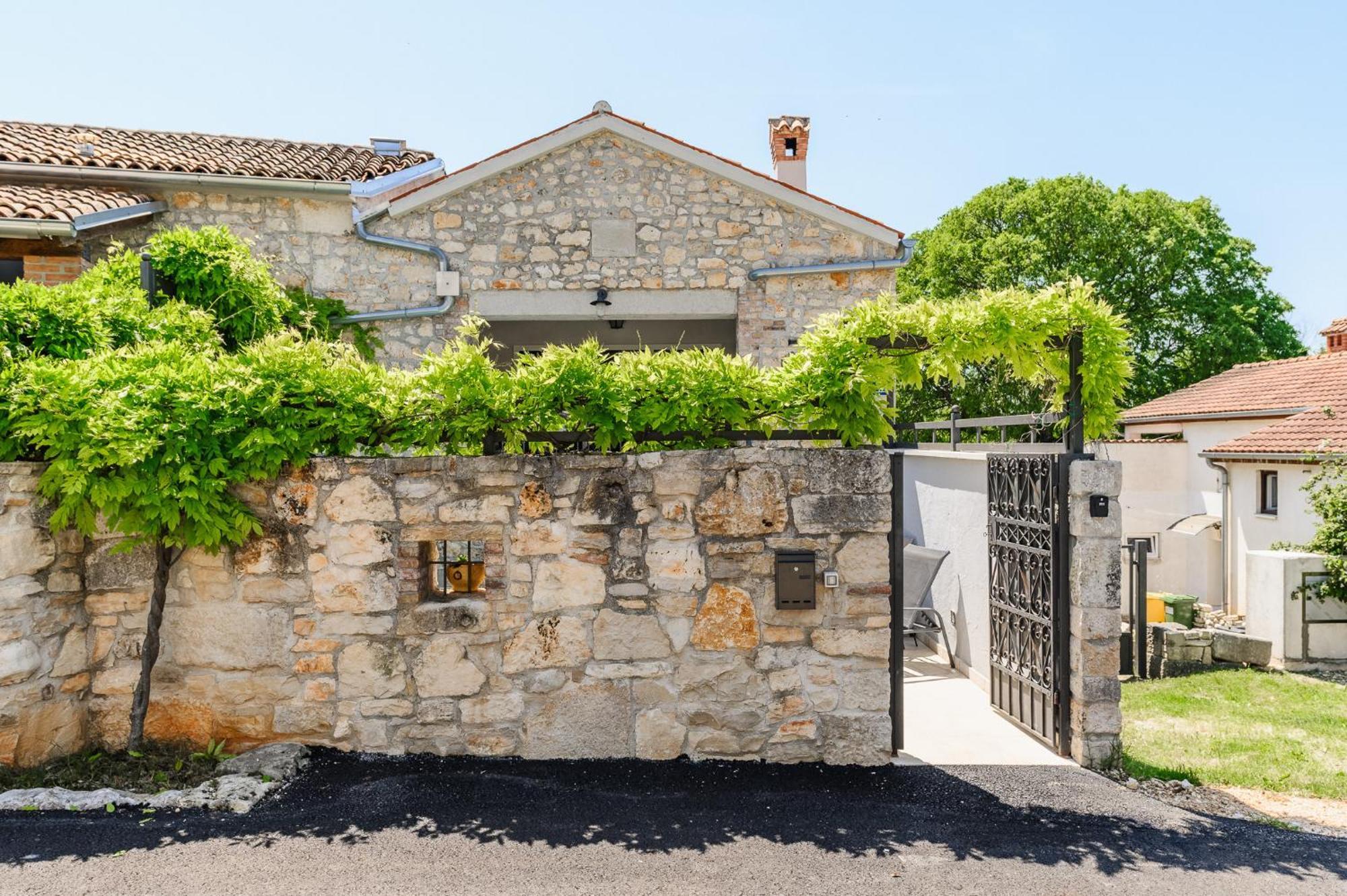 Casa De Stalla With Private Pool In Porec